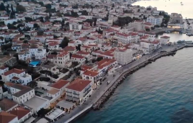 Σπέτσες: Το μεγαλείο ενός ιστορικού νησιού από ψηλά (Βίντεο)
