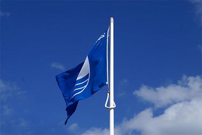 Χωρίς γαλάζια σημαία 13 παραλίες