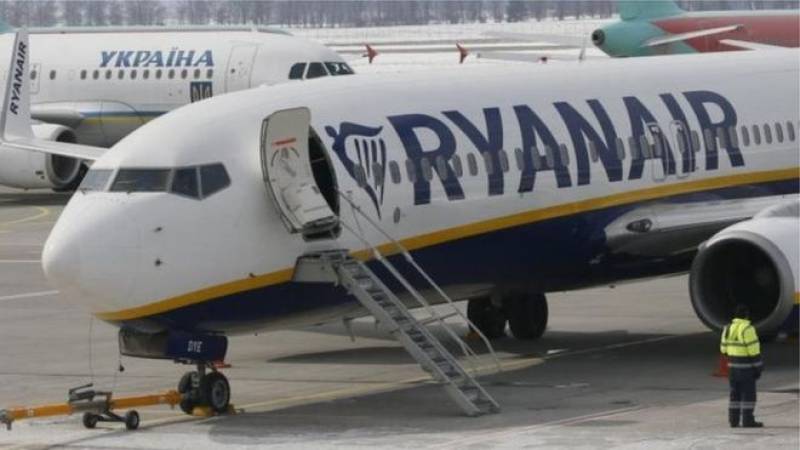 Ryanair: Διακόπτει και τις πτήσεις από Αθήνα προς Χανιά, Ρόδο και Μύκονο