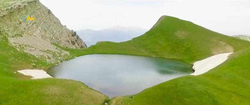 Δρακόλιμνη Τύμφης: Το αλπικό τοπίο της Ηπείρου που «μαγεύει» τους ταξιδιώτες (Βίντεο)