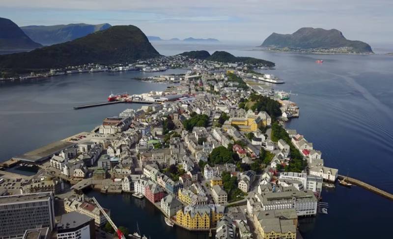Άλεσουντ: Η όμορφη πόλη-λιμάνι της Νορβηγίας (Βίντεο)