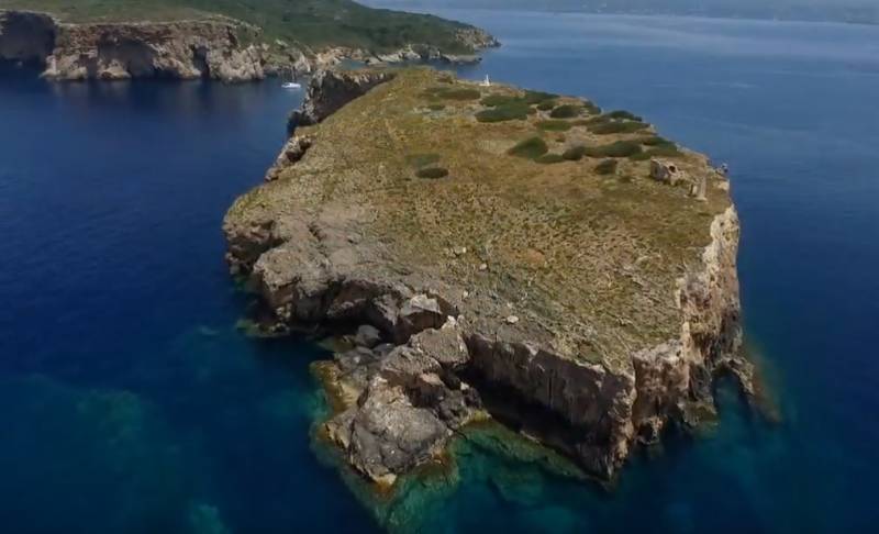 Φανάρι - Το «άγνωστο» νησάκι της Μεσσηνίας (Βίντεο)