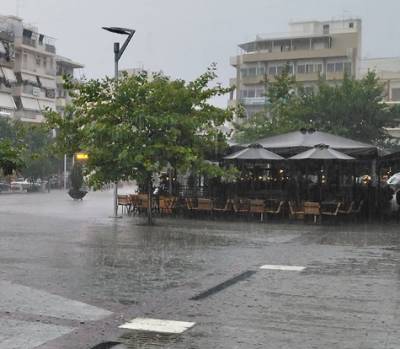 Χειμωνιάτικο mood εν μέσω καλοκαιριού στην Καλαμάτα! (φωτο)