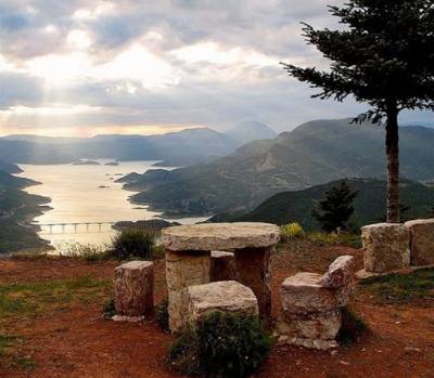 Φιδάκια: Το φυσικό «μπαλκόνι» της Ευρυτανίας (Φωτογραφίες)