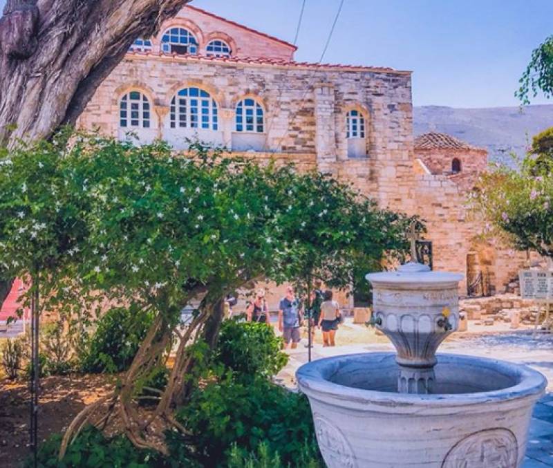 Μοναστήρια της Ελλάδας που γιορτάζουν τον Δεκαπενταύγουστο (Βίντεο+φωτο)
