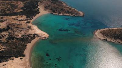 Πολύαιγος: Η γαλάζια όαση των Κυκλάδων (Βίντεο)