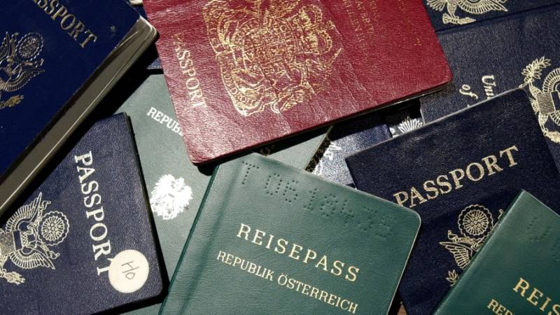 Henley Passport Index: Τα πιο ισχυρά διαβατήρια του πλανήτη για το 2021