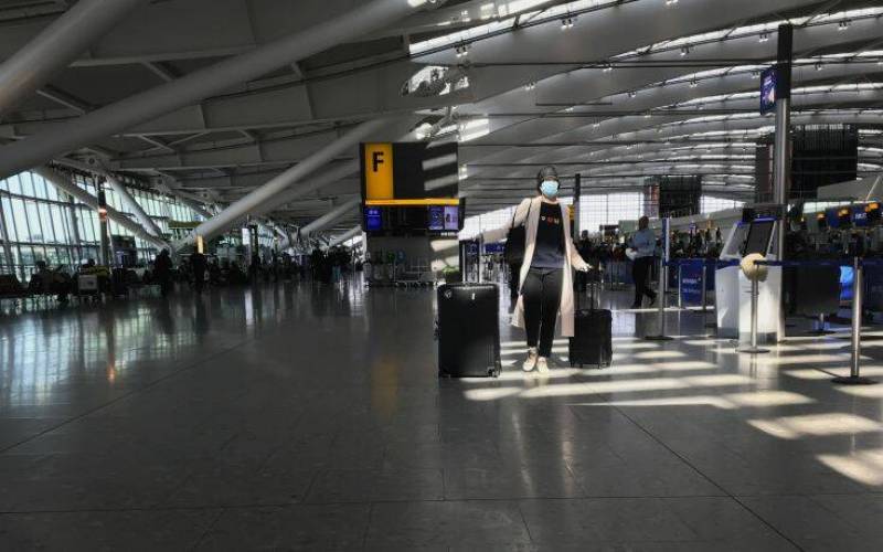 Έλεγχο θερμοκρασίας στους επιβάτες για κορονοϊό θα δοκιμάσει το αεροδρόμιο Χίθροου