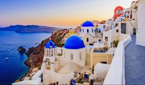 Οι Γάλλοι εξυμνούν τα ελληνικά νησιά και το απέραντο γαλάζιο τους