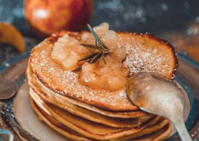 Πεντανόστιμα pancakes με μήλο