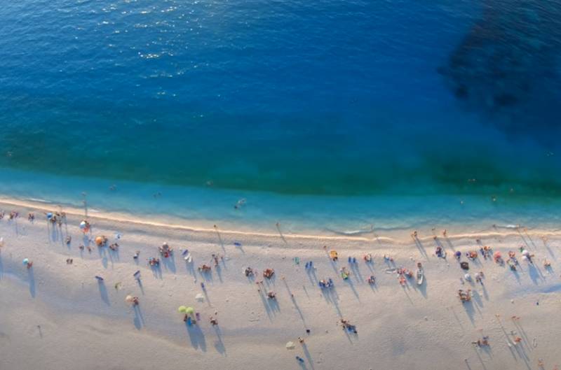 Μύρτος: Η παραλία της Κεφαλονιάς που... κόβει την ανάσα (Βίντεο)