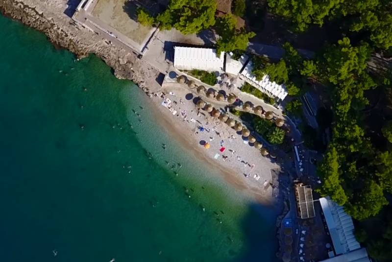Αρβανιτιά Ναυπλίου: Ίσως μια από τις ομορφότερες και πιο γραφικές παραλίες της Ελλάδας από ψηλά (Βίντεο)