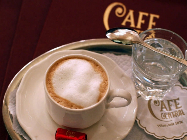 Βιέννη: Mια πόλη που σίγουρα ξέρει πώς να μας κάνει να απολαύσουμε την ώρα του καφέ!