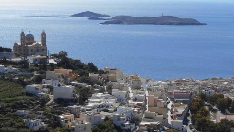Η Σύρος πρώτη ανάμεσα στα «κρυμμένα πετράδια» της Ελλάδας για το 2025​​​​​​​​​​​