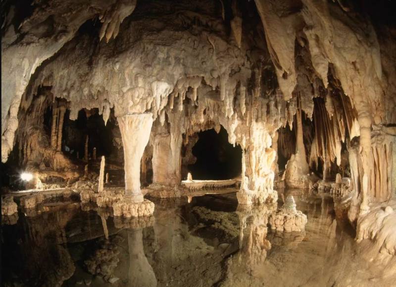Σπήλαιο Περάματος Ιωαννίνων: Όταν η φύση έχει... κέφια (Φωτογραφίες)