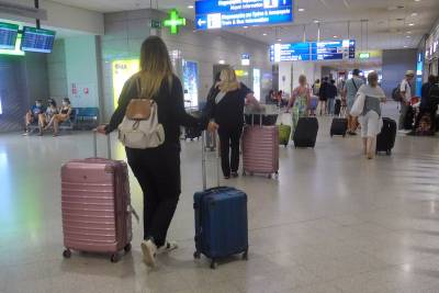 «Άλμα» στις τουριστικές εισπράξεις - Πάνω από 13 εκατ. ταξιδιώτες