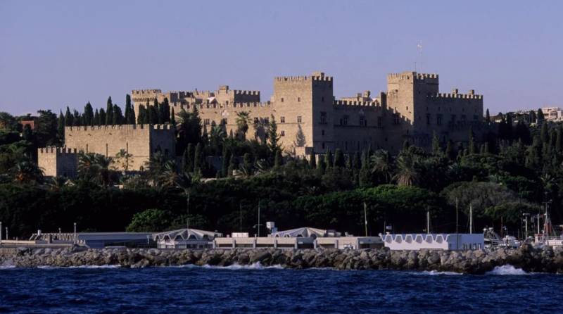 CNN: Αυτά είναι τα 21 ομορφότερα κάστρα του κόσμου (pics)