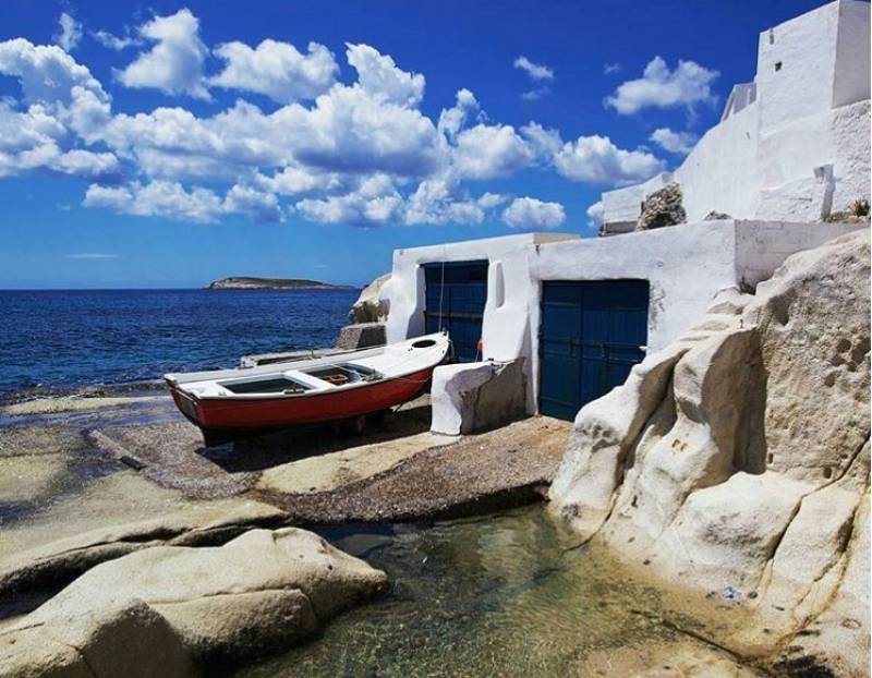 Η Telegraph προτείνει ένα ελληνικό νησί για διακοπές το 2018 (Φωτογραφίες)