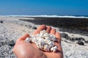 El Hierro beach: Η παραλία στα Κανάρια Νησιά που είναι γεμάτη με... ποπ κορν (pics)