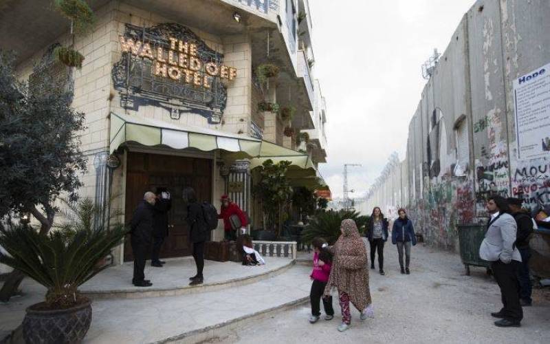 Το ξενοδοχείο με τη «χειρότερη θέα στον κόσμο», πόλος έλξης επισκεπτών (Βίντεο+φωτογραφίες)