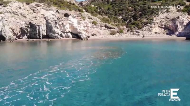Μήλος: Η παραλία Γέροντας με την εντυπωσιακή σπηλιά (Βίντεο)