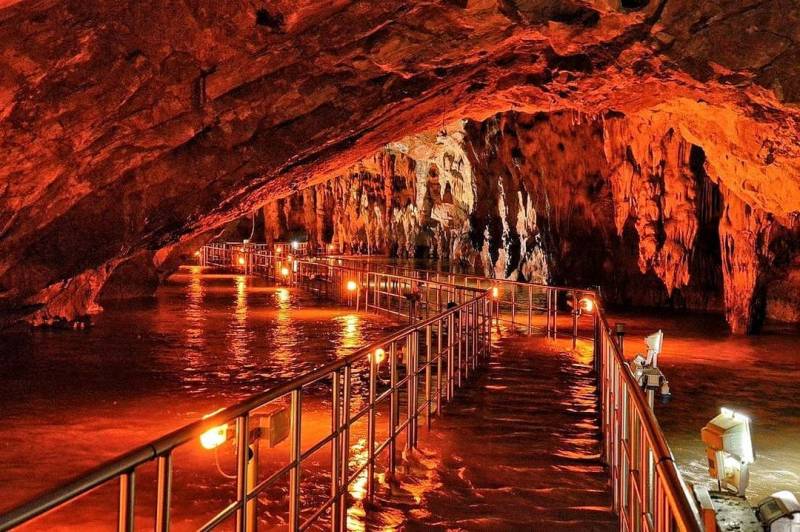Εντυπωσιακά σπήλαια στην Ελλάδα - Κρυμμένοι «θησαυροί» μέσα στη Γη (Φωτογραφίες+βίντεο)