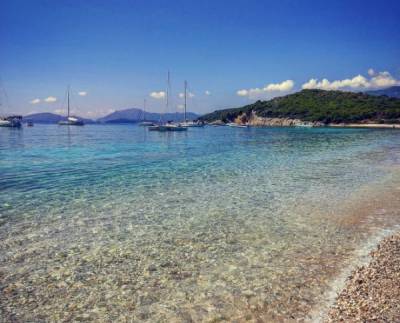 Βαθυαβάλι: Η παραλία της Αιτωλοακαρνανίας που θυμίζει... εξωτικό νησί (Φωτογραφίες)