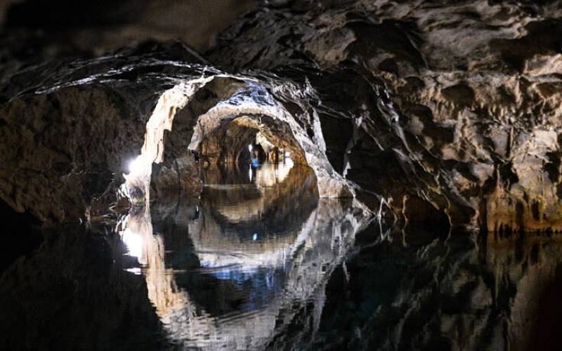 Σπήλαιο Διρού: Ένα φυσικό... έργο τέχνης (Φωτογραφίες)