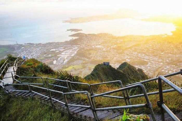 Haiku Stairs: Η απαγορευμένη σκάλα της Χαβάης (φωτογραφίες)