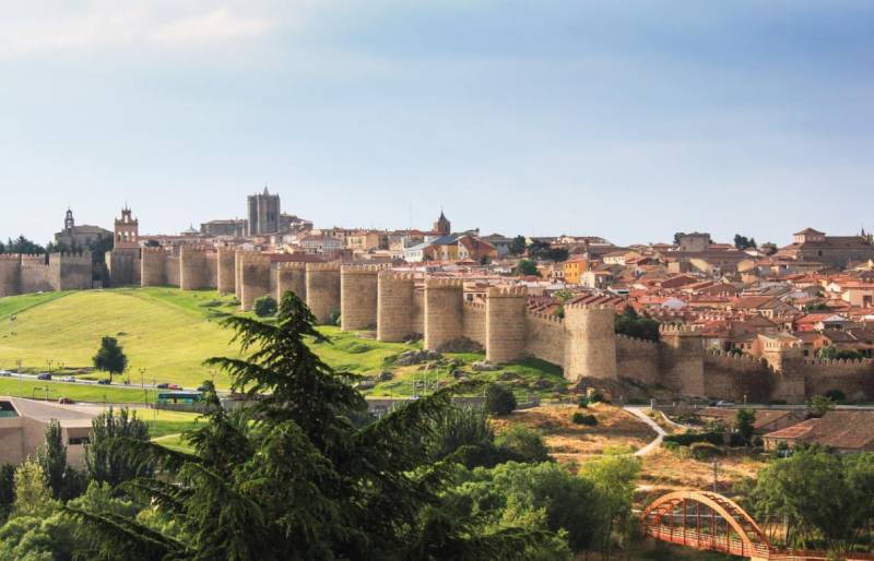 European Best Destinations: Οι 20 ωραιότερες μεσαιωνικές πόλεις της Ευρώπης (pics)