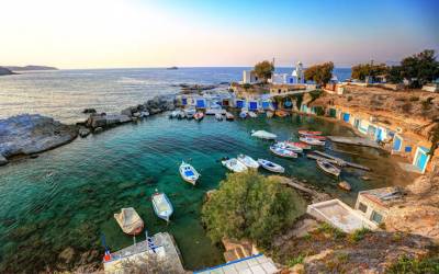 Μανδράκια - Το γραφικό ψαροχώρι της Μήλου (Φωτογραφίες)