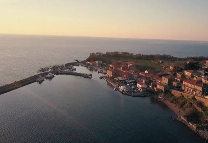 Μόλυβος: Το χωριό της Λέσβου με την καρτποσταλική ομορφιά (Βίντεο)