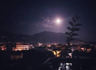 Μαγική η Αυγουστιάτικη πανσέληνος στην Καλαμάτα (Φωτογραφίες)