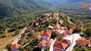 Κερασοχώρι: Το υπέροχο χωριό των Αγράφων με τα πέτρινα σπίτια (Βίντεο)