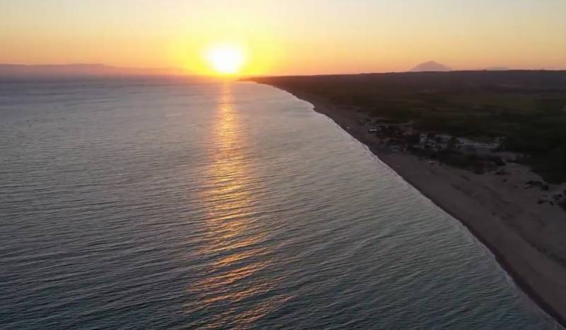 Θίνες: Μια από τις πιο γνωστές ακτές στην Ηλεία (Βίντεο)