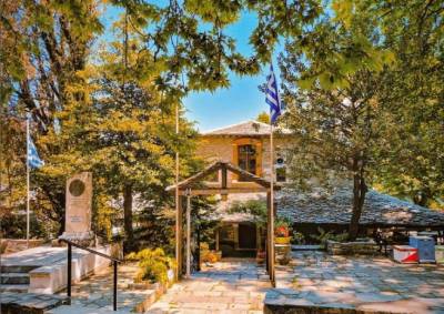 Κισσός: Χαρακτηριστική αρχιτεκτονική και ονειρική φύση στο Πήλιο (Φωτογραφίες)