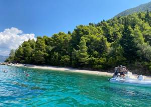 Κάλαμος: Το νησί στο Ιόνιο για ήρεμες διακοπές (Φωτογραφίες)