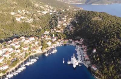 Κιόνι: Το πανέμορφο χωριουδάκι της Ιθάκης όπου σταμάτησε ο χρόνος (Βίντεο)