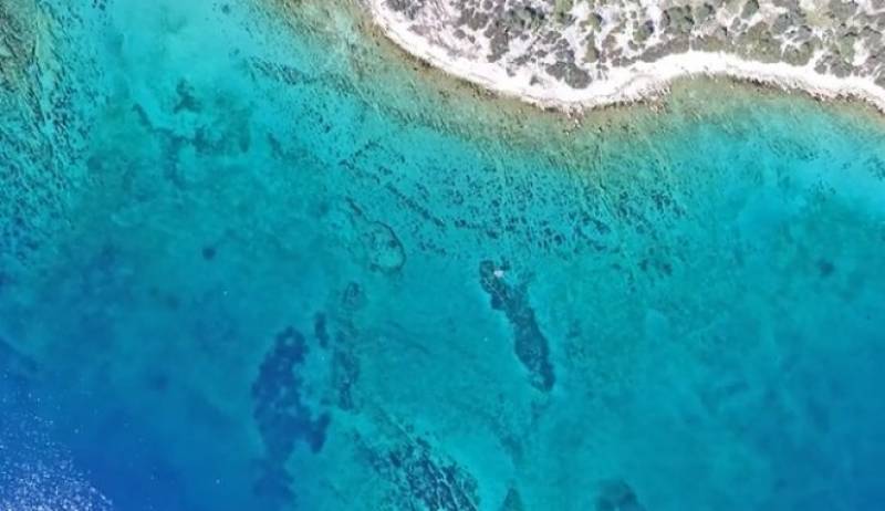 Η «Γαλάζια Λίμνη» της Κορινθίας - Σε βυθισμένη Μυκηναϊκή Πόλη (Βίντεο)