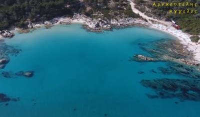 Καβουρότρυπες: Ο κρυμμένος παράδεισος της Χαλκιδικής από ψηλά (Βίντεο)