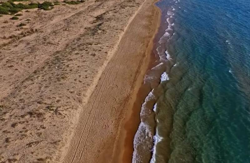 Η απέραντη παραλία της Κυλλήνης σαγηνεύει κάθε καλοκαίρι (Βίντεο)