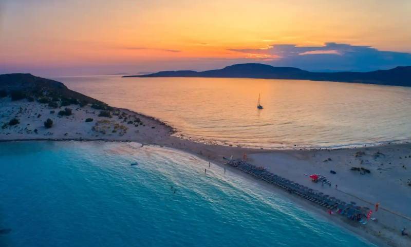 Guardian: Επτά ελληνικές παραλίες στις καλύτερες της Ευρώπης (pics)