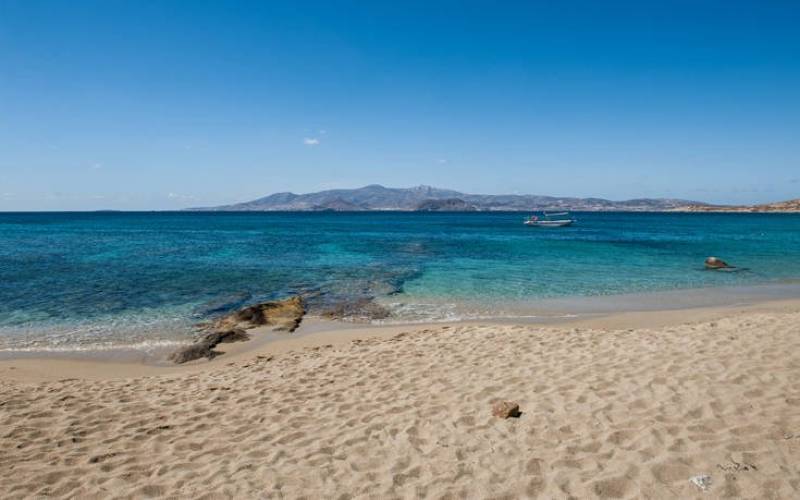 Άγιος Προκόπιος - Μία από τις καλύτερες παραλίες της Νάξου (Βίντεο+φωτογραφίες)