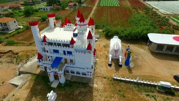 Το ξεχασμένο κάστρο της Μεσσηνίας που θυμίζει… Disneyland (video+pics)