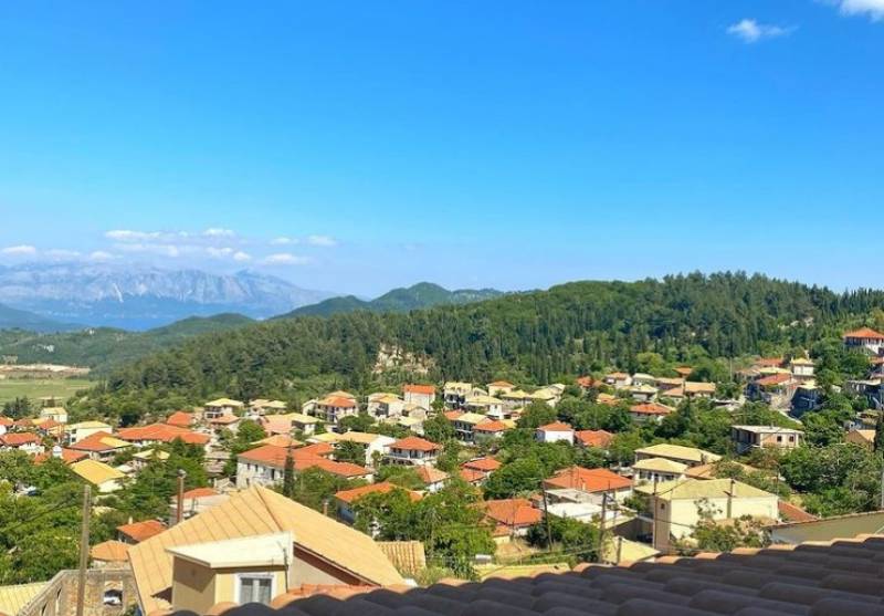 Καρυά: Το ορεινό κεφαλοχώρι της Λευκάδας με το υπέροχο φυσικό περιβάλλον (Φωτογραφίες)
