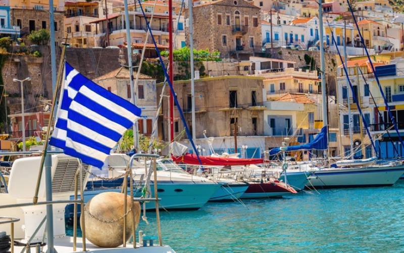 FAZ: «Η Ελλάδα διεκδικεί κομμάτι της τουριστικής πίτας»