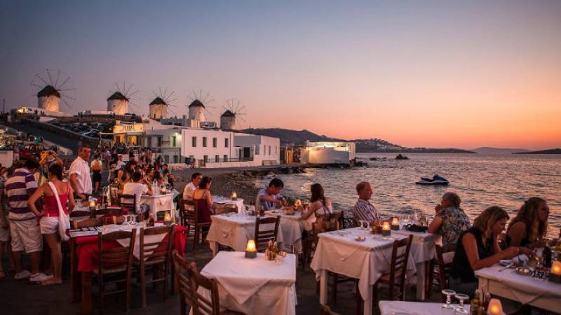 Ύμνος στην Ελλάδα και τις ομορφιές της από τη Βικτόρια Χίσλοπ