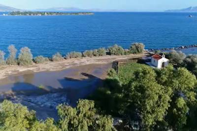 Πεζονήσι: Εναέρια περιήγηση πάνω από το «νησί των ονείρων» (Βίντεο)