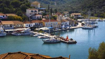 Telegraph: Τρία ελληνικά νησιά στα 10 καλύτερα «μυστικά» της Μεσογείου (pics)