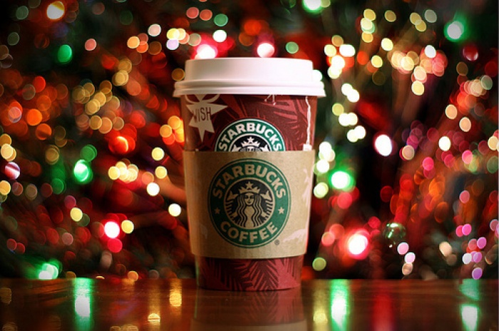 Μύρισε Χριστούγεννα στα Starbucks !